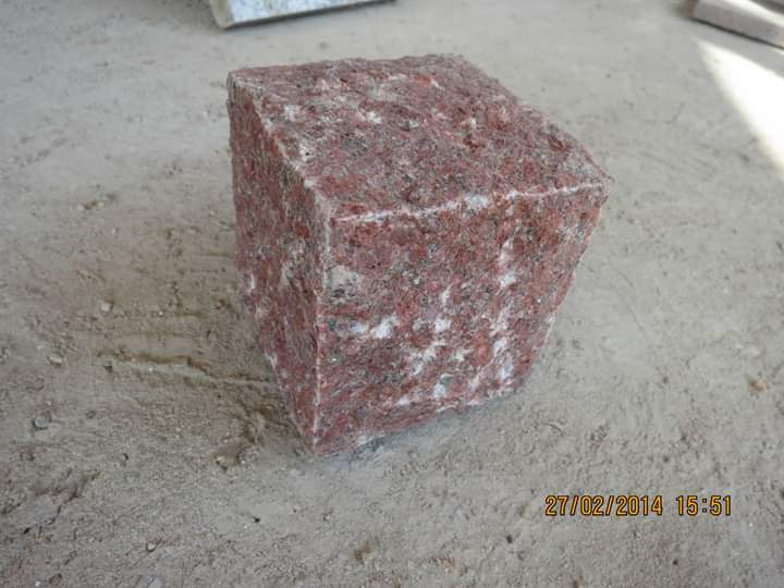 đá cubic đỏ bình định
